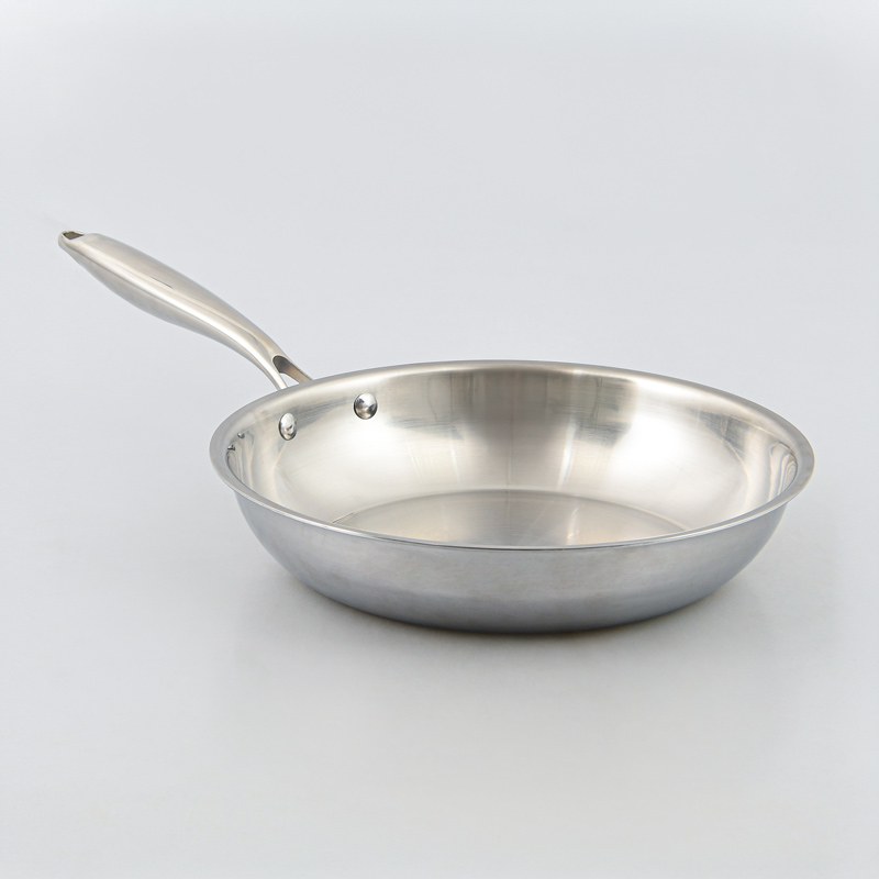 Poêle 'Hera' couleur inox triple fond 