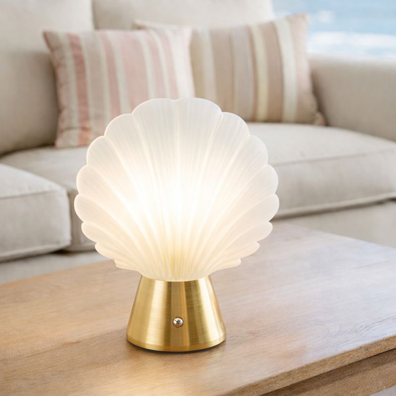 Lampe coquillage 'Bord de Mer' blanche dorée