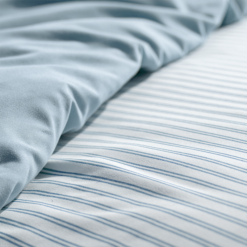 Parure de lit 'Iris' à rayures bleues