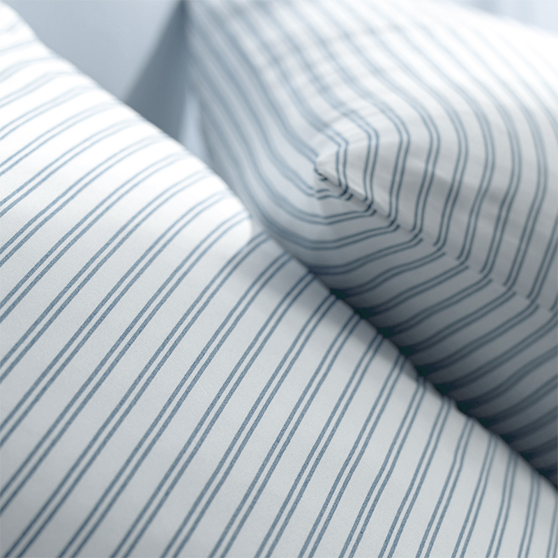 Parure de lit 'Iris' à rayures bleues