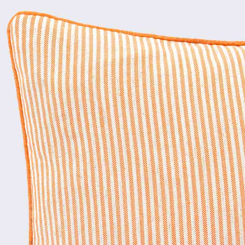 Coussin 'Belie' rayé beige et orange