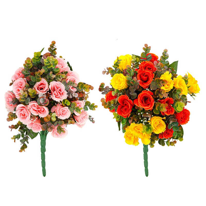 Bouquet de roses et eucalyptus 