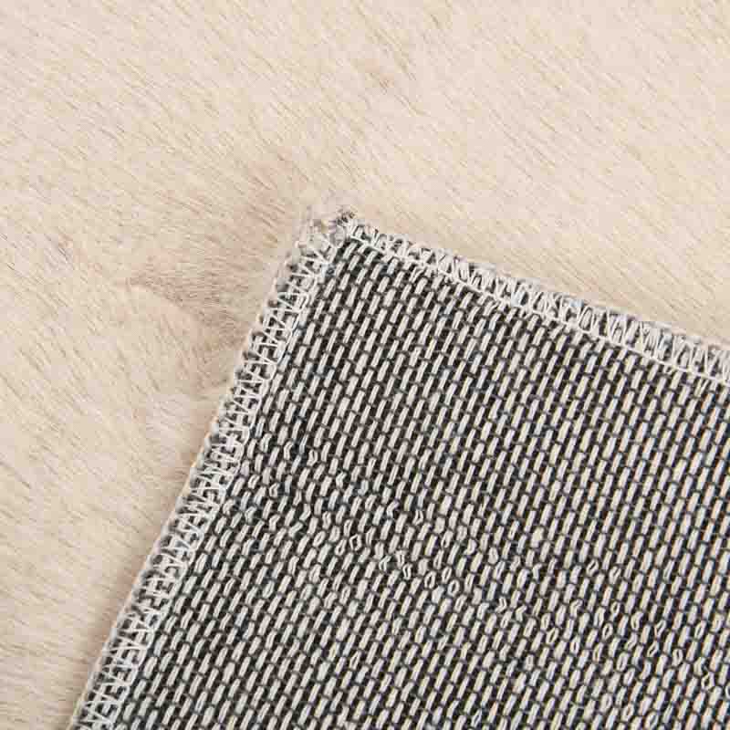 Tapis imitation fourrure 'Mountains' beige