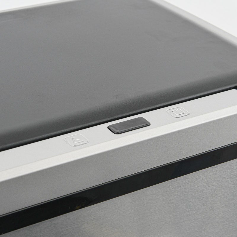 Poubelle à ouverture automatique argent 40L