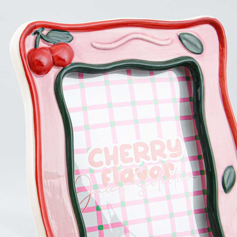 Cadre photo rayé motif cerise rose et rouge