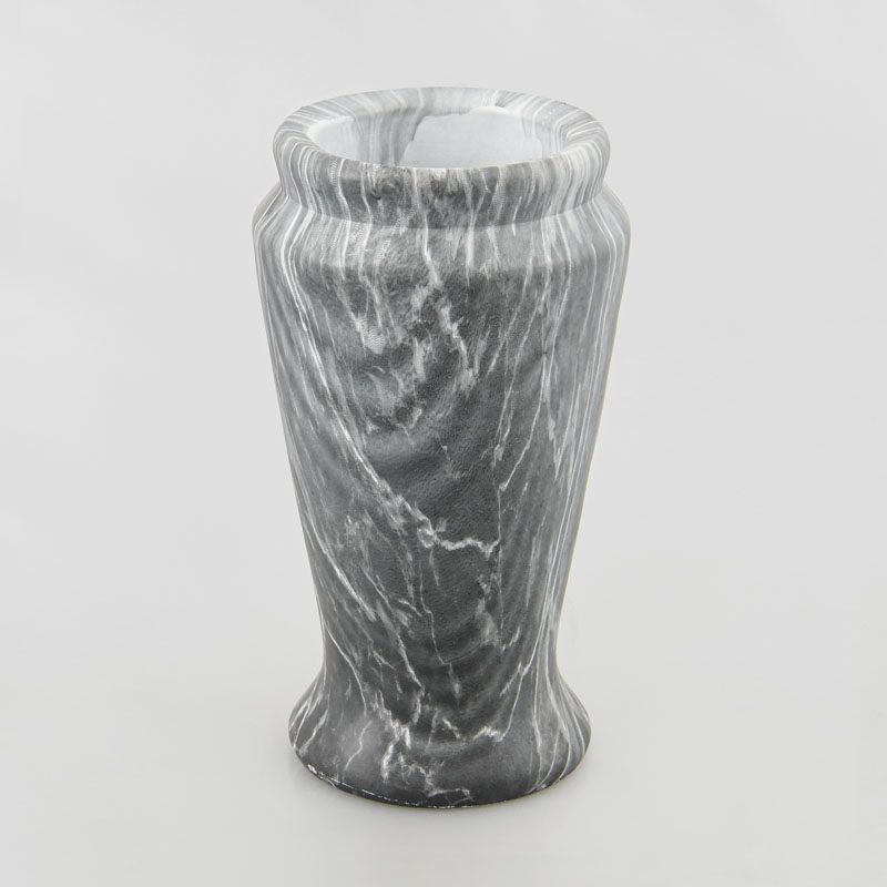 Vase funéraire effet marbre gris