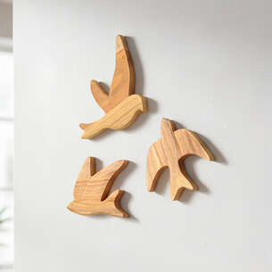 3 hirondelles en bois à suspendre