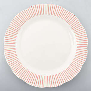 Assiette plate à lignes roses 